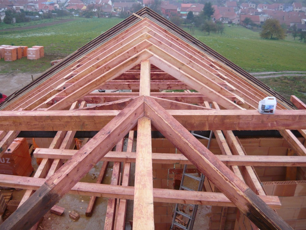 Stavba střešní dřevěné konstrukce